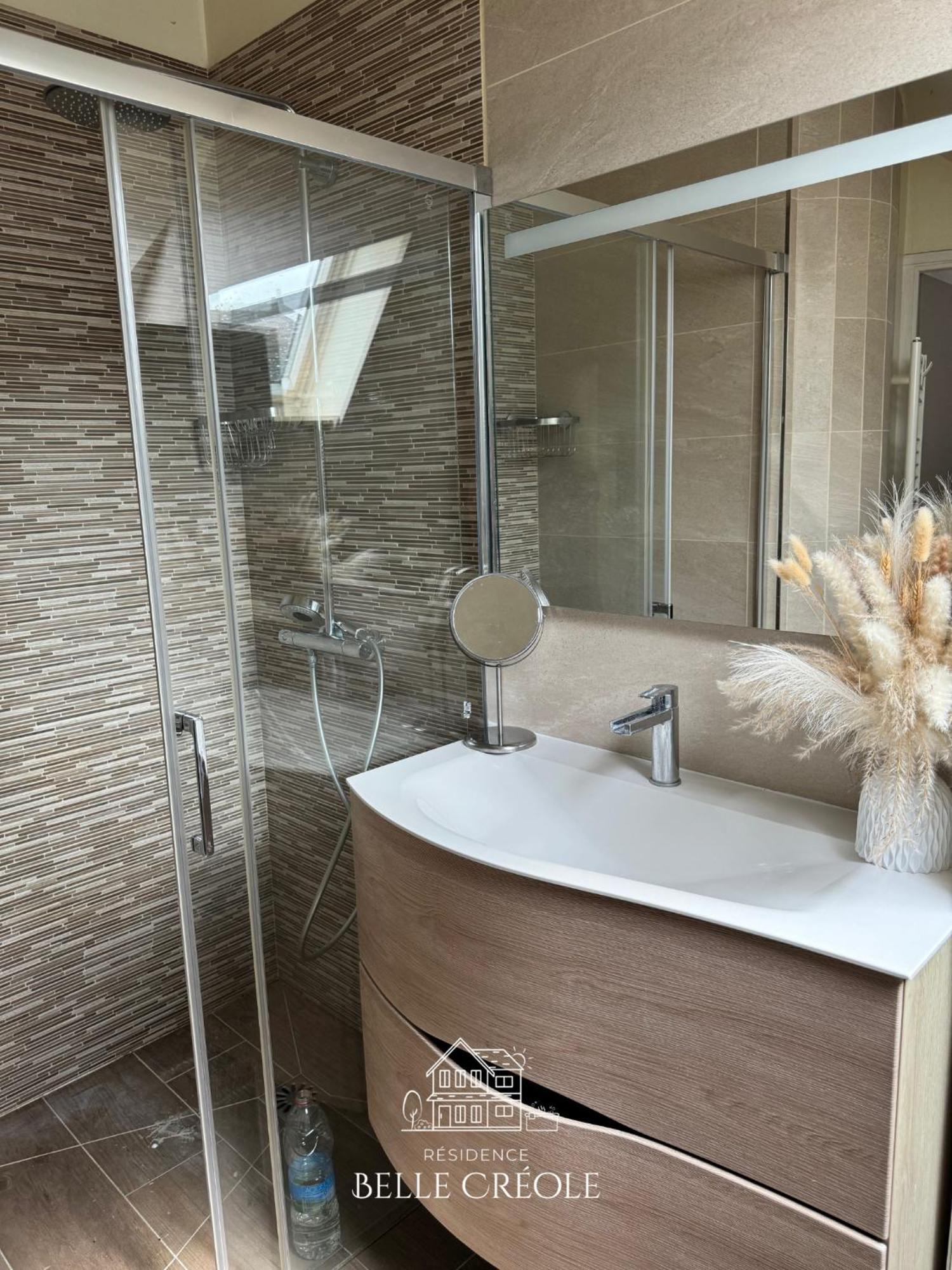 Duplex Vip Jacuzzi A 15Min De Disneyland Paris Et 1H De Paris Quincy-Voisins Luaran gambar